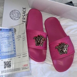 Slides Versace